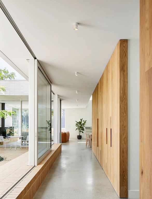 Cветильник накладной SPF-37988 WHITE/БЕЛЫЙ ` D55/H100/1/GU10/50W ART GLASS SPF22-02 (1/50) OTB