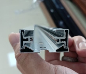 Шинопровод однофазный 2 метра белый ` (полный комплект с вводом питания и заглушкой) SPF23-12 (1/20)