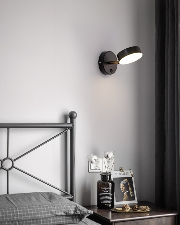 Светильник настенный SAPFIR SPF-4817 BLACK/ЧЕРНЫЙ ` D./H./1/LED/6W/4000K VIBE 24-07