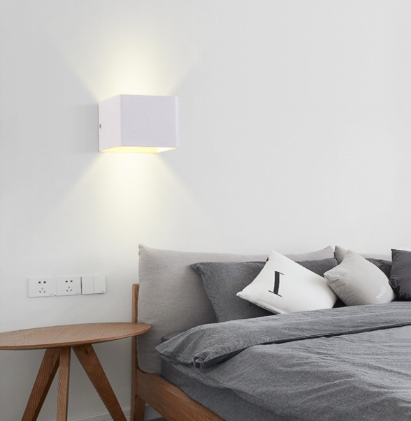 Светильник настенный SPF-9852 WHITE/БЕЛЫЙ ` D100*100/H100/2/LED/2*5W/4000-4500K IP65 CUBE 24-03 (1/5